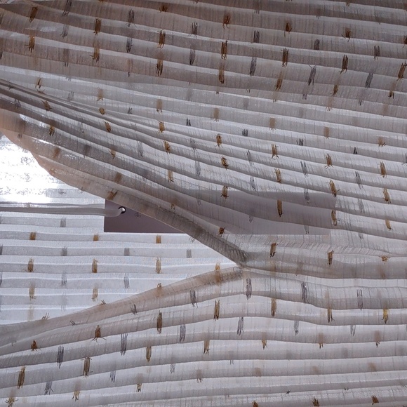 NWT Adelyn Rae XS White Gold Silver Foil Metallic Speckled Pleated Top - Picture 15 of 15